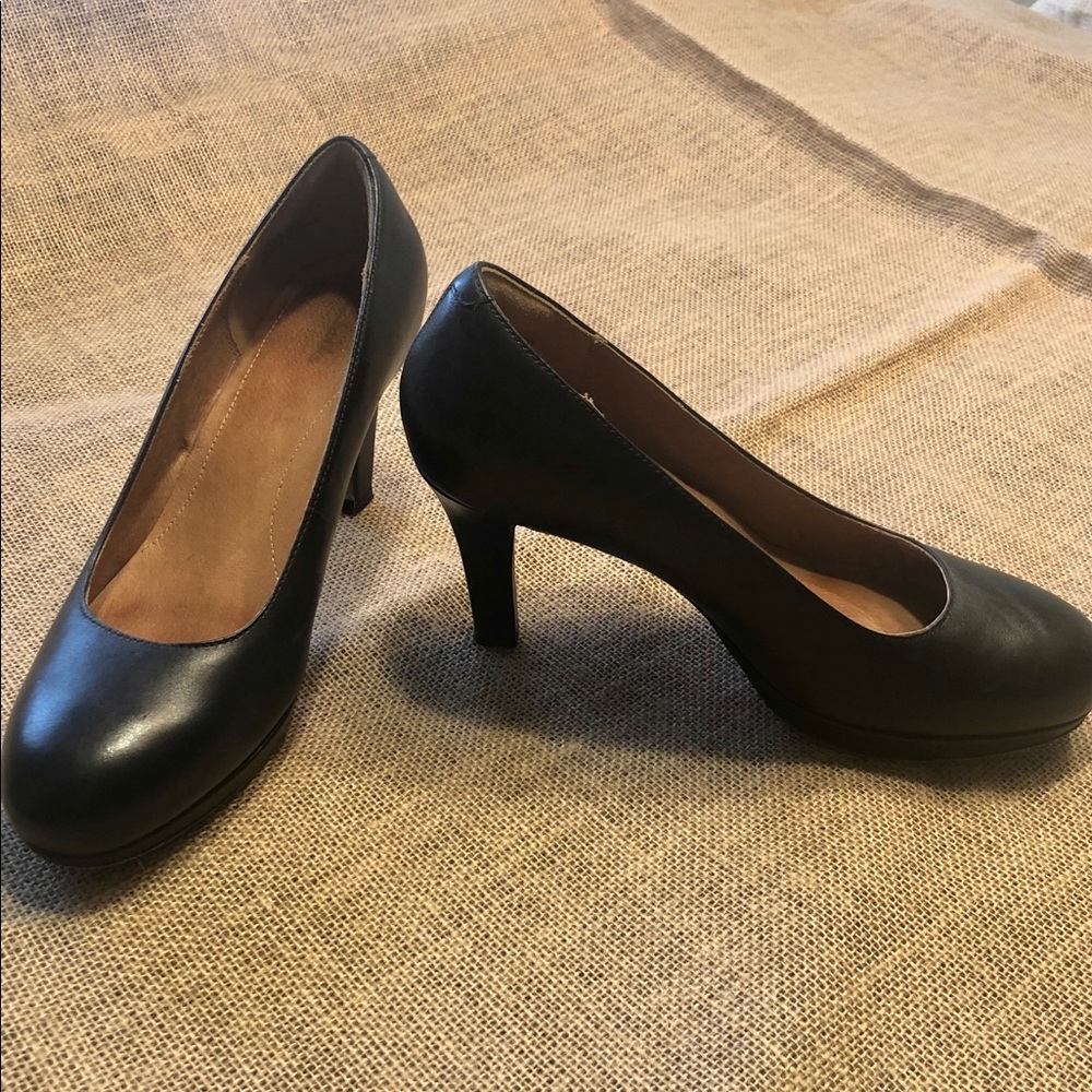 Clarks... classic black heels